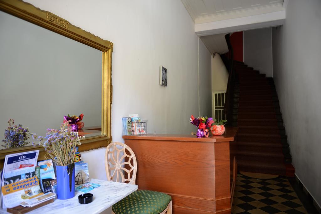 Erato Apartment *